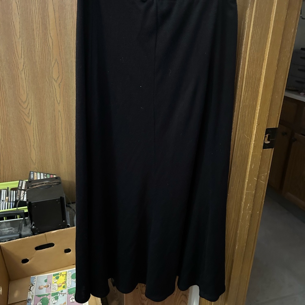 Women’s vintage skirt. Long black skirt. Rarely worn.